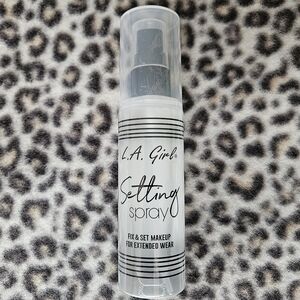 L.A. Girl Setting Spray, Fix and Set Makeup for Extended Wear, 2.7 FL. OZ. NWT